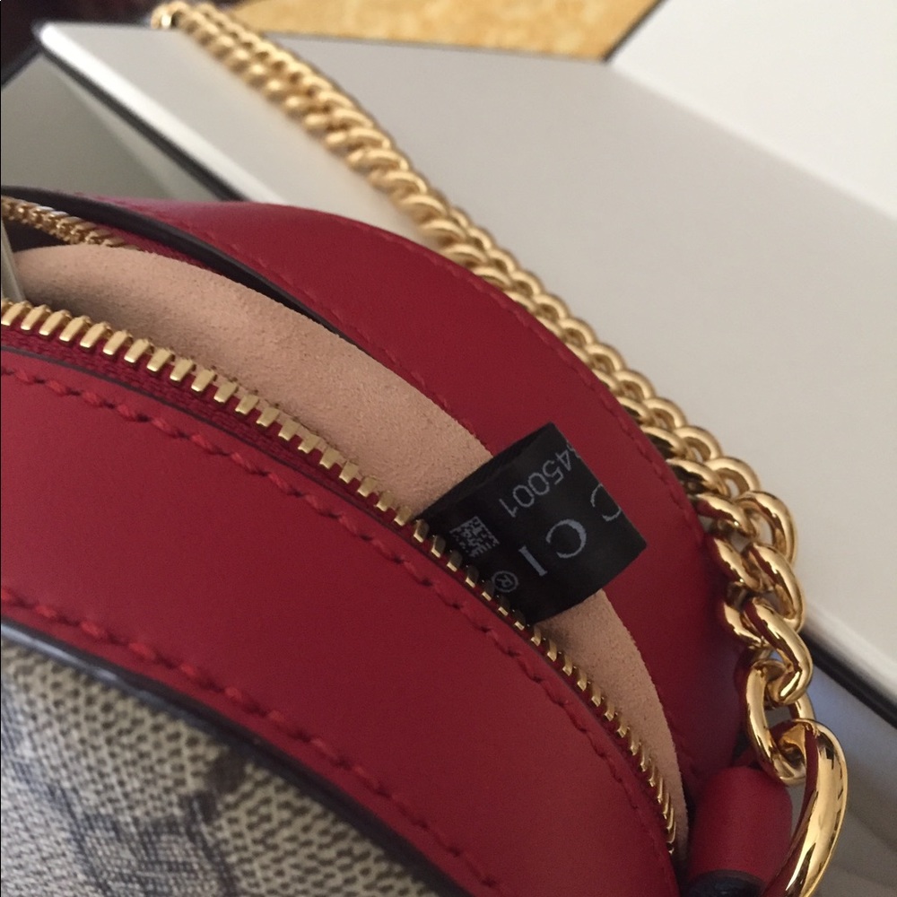 Special addition Gucci purse - Picture 2 of 3